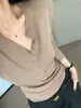 Suéter tejido de punto con cuello en V estilo Old Money para mujer, colección otoño/invierno 2026, capa interior ajustada, suéter de lana, top de punto vintage