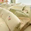 Conjunto de cama de quatro peças em fio felpudo de veludo de leite, amigo da pele, quente, veludo macio, amigo da pele, quente, espessado, aquecimento rápido, conjunto de cama super quente
