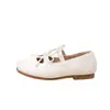 Sapatos Infantis Femininos Estilo Francês 2026 Modelo Novo de Primavera com Laço, Sapatos Baixos de Bico Fino Estilo Britânico da Moda, Sapatos Pequenos de Couro