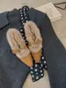 Primeiro Encontro Sapatos Peludos Sazonais para Aumentar a Altura para Mulheres, Mocassins Apontados para Outono/Inverno, Sapatilhas Plush Quentes para Exterior com Forro de Lã