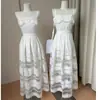 Novo design, elaborada costura de organza com bordado vazado, vestido sem alças, vestido branco para encontros, vestido longo