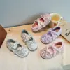 Zapatos de cuero con lentejuelas estilo hada para niñas, nueva colección primavera/otoño 2026, bailarinas de suela blanda con tiras cruzadas y adornos de perlas, zapatos de princesa