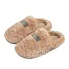 Frete grátis! Novas pantufas de algodão para mulheres, com sola grossa, design antiderrapante, estilo simples, adequadas para usar em casa e projetadas para casais. Eles são quentes, confortáveis e têm um design macio, com biqueira fechada.. Também disponível para homens