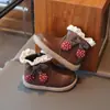 2025 Nuevos Zapatos de Terciopelo Cálidos de Invierno para Niñas Estilo Coreano Suela Suave Antideslizantes de Encaje Moda para Bebé Niña Estilo de Moda