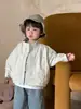 Chaqueta de cremallera a cuadros para bebé niño Otoño 2026 Nueva moda coreana Ropa para niños Ropa de otoño para niños Conjunto de jeans para niños