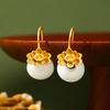 [Outono quente] Gong Yanfeng estilo antigo Lótus Dourado Hetian jade paz fivela vintage brincos agulha de prata brincos atacado