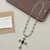 Colar com Pingente de Cruz de Contas Redondas de Design Exquisito de Luxo Leve para Mulheres, Corrente de Clavícula de Estilo Nicho com um Toque de Alto Padrão, Corrente de Pescoço da Moda