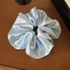 Scrunchie de Cetim Cor Creme Estilo Coreano Elástico para Coque Estilo Ballet Acessório de Cabelo Flor de Cabelo
