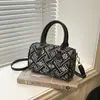 Nova Bolsa Pequena Estilo Chinês para Mulheres 2025 Nova Tendência Moda Versátil Bolsa de Mão Ombro Único Transversal Bolsa Redonda Cilíndrica