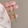 Nuevos Pendientes Metálicos de Moda Estilo Ins 2026 para Mujer, Diseño de Nicho, Sensación de Alta Gama, Pendientes Largos con Borlas de Temperamento Elegante