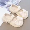 Sapatos Pequenos de Couro Doces Estilo Britânico com Sola Grossa para Meninas Sapatos Mary Jane Versáteis com Laço Lançamento Primavera/Outono 2026