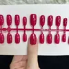 Conjunto de Arte para Unhas Retro Vermelho Novo Estilo com 30 Peças, Simples e Sofisticado, Realça a Tez, Adequado para Uso Diário, Formato Oval, Elegante e Sofisticado