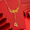 Mismo Estilo que el Usado en Joyerías, Estilo Antiguo Oro Arena Tres Vidas Tres Mundos Flor de Melocotón Floreciente Collar, Cadena Integrada, Serie de Bodas