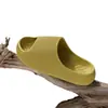 Pantuflas cómodas de suela gruesa 3D para parejas, nuevo modelo verano 2026, uso en interiores en casa, suela gruesa, sandalias impermeables y resistentes al olor
