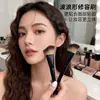 Brocha de contorno A115 con forma ondulada que se adapta a los contornos faciales, brocha angular para sombras para los laterales del rostro, brocha de maquillaje para difuminar para principiantes