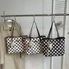 Bolsa Tote Casual Fashion de Verão com Design de Nicho Transfronteiriço, Exquisite, Diária, Versátil, de Ombro, Grande Capacidade para Mulheres