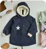 Bata Infantil Outono e Inverno Nova Bata de Veludo Fino Três Provas para Meninos e Meninas Jaqueta com Capuz Bebê Primavera Resistente a Óleo e Sujeira