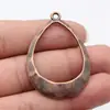 50x35mm 3.9g Multicolores Accesorios DIY para Comercio Exterior, Producto Popular Transfronterizo, Colgante para Aretes Hueco Martillado con Forma de Gota de Agua
