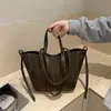 La popular bolsa de mano de estilo coreano de este año para mujer, nueva bolsa de hombro patchwork vintage de verano 2026, bolsa para el antebrazo para el trabajo