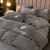 Conjunto de Roupa de Cama de Veludo de Leite Quatro Peças Inverno Veludo Coral Espessado Folha de Cama Outono e Inverno Capa de Edredom Saia de Cama Conjunto de Três Peças Roupa de Cama