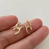 Pendientes de diseño único para mujer, sencillos, compactos, de moda, mini pendientes con diseño de viento frío, joyería para el oído del viajero