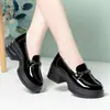 Zapatos versátiles de suela gruesa para mujer de primavera y otoño, zapatos de charol, mocasines de estilo británico para mujer, zapatos de plataforma baja, zapatos para aumentar la altura