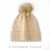 Gorros de punto con pompón al por mayor 2022 nuevo estilo japonés simples versátiles para estudiantes gorros de lana cálidos gorros tipo pullover con forro polar para mujer