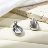 Brincos de aço inoxidável europeus e americanos sem furo, design de gota d'água fofo e liso, banhados a ouro 18k real, brincos à prova d'água e que não desbotam