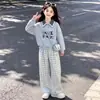Conjunto de Sudadera a Cuadros Patchwork con Cuello Polo y Pantalones Casuales de Pierna Ancha para Niñas Primavera y Otoño 2026
