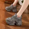 Zapatillas Rojas Estilo Papá para Mujer 2026 Otoño e Invierno Nuevo Estilo Zapatos Casuales para Mujeres Bajitas Versátiles con Pedrería Suela Gruesa que Aumenta la Altura Zapatos de Mujer