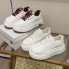 2025 primavera zapatos blancos pequeños nuevo estilo coreano ins estudiantes universitarias suela gruesa para aumentar la altura zapatos deportivos de tabla casual calle HB609