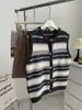 Colete listrado retrô em camadas redutor de idade para mulheres, outono e inverno, cardigã de algodão e lã solto, estiloso e emagrecimento, gola redonda