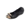 Venda Quente Estilo Pequeno Perfume Padrão Diamante Grade Sapatos Femininos Outono Novo Abertura Elástica Camada Superior Pele de Ovelha Boca Rasa Fivela de Metal Aumento Oculto Sapatos de Salto Único