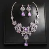Set de Pendientes y Collar con Colgante de Flor Mariposa de Diamante Estilo Palacio Retro Cadena para Clavícula Lujo Ligero Collar de Gama Alta para Mujer