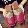 Chinelos de Algodão Masculinos de Inverno para Casa Indoor Femininos Impermeáveis de Couro PU Sapatos de Confinamento Antiderrapantes Quentes Chinelos de Couro para Casal