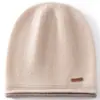 Novo gorro de malha de cashmere bicolor para outono e inverno, com borda enrolada e abas para as orelhas, estilo unissex, casual e versátil