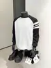 Nuevo Jersey de Punto de Moda Camiseta Base para Hombre Primavera y Otoño 2025 Sudadera de Cuello Redondo con Bloques de Color Casual Versátil para Hombre