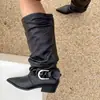 Botas de Punta Ruched Estilo Coreano de Nicho Modelo Nuevo Primavera 2026 con Hebilla de Cinturón, Tacón Grueso, Botas de Moda de Caña Alta para Mujer