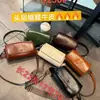 Bolso de mano estilo retro, bolsa para el teléfono del trabajo, bolso cruzado para mujer, nueva moda primavera/verano 2026, bolso pequeño único y elegante, versátil