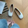 Zapatos Nuevos 2026 con Dedos Divididos Tipo Pata de Cerdo y Tacones Gruesos Plisados, Zapatos de Tacón Grueso Estilo Vintage para Mujer, Zapatos de Ballet en Colores Plateado y Albaricoque