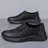 Nuevos Zapatos de Hombre 2026 Verano Nuevos Zapatos de Cuero con Suela Suave Estilo Coreano para Hombre Zapatos Casuales de Moda Versátiles Zapatos Británicos para Hombre