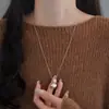 Moda Nova 2025 Colar Longo de Pérolas de Amor Exquisito Versátil Ins Elegante Personalizado Corrente de Lã em Forma de Coração