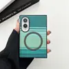 Adequado para Samsung Z Fold8 capa de celular magnética com sensação de pele arco-íris, zflip8 padrão de fibra de carbono capa protetora anti-queda Zf7