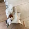 Bolsa de Balde Portátil Estilo Retrô Francês para Mulheres 2026 Inverno Novo Estilo Roupa Diária de Trabalho Bolsa de Ombro Nicho Casual Bolsa Transversal