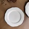 Prato de Cerâmica Branco Puro com Renda Europeia Retro em Relevo Estilo Ins Prato de Sobremesa de Alta Qualidade Prato para Lanche de Café da Manhã