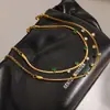 Pulsera de Acero Inoxidable Incrustada con Esmeraldas Estilo Ins Europeo y Americano, Sensación de Lujo Ligero y Gama Alta, Pulsera de Acero de Titanio Chapada en Oro de 18K para Mujer