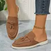 Novas mules femininas plus size sem cadarço com solas grossas, disponíveis em várias cores, em estilo britânico para uso ao ar livre