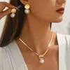 Conjunto de Collares Geométricos de Moda Europea y Americana Anillo Redondo de Personalidad Pendientes con Diseño de Perla Insertada Joyería de Cadena Versátil Hueso de Serpiente