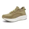 Zapatillas deportivas de verano para hombre, de punto flyknit, color negro completo, para exteriores, slip-on, suela blanda, estilo dad shoes, zapatos para caminar para personas mayores