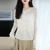 Cardigã de tricô com gola redonda em estilo minimalista para mulheres, perfeito para o início do outono, leve, feito com lã sintética de alta qualidade, branco elegante, versátil como camada base